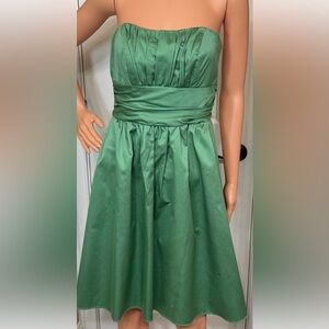 David’s Bridal Green Strapless Fit & Flare Cocktail Dress – Wedding – Size 4